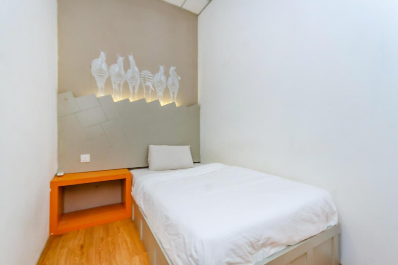 Spot On 89816 Warm Blanket Hotell Johor Bahru Exteriör bild