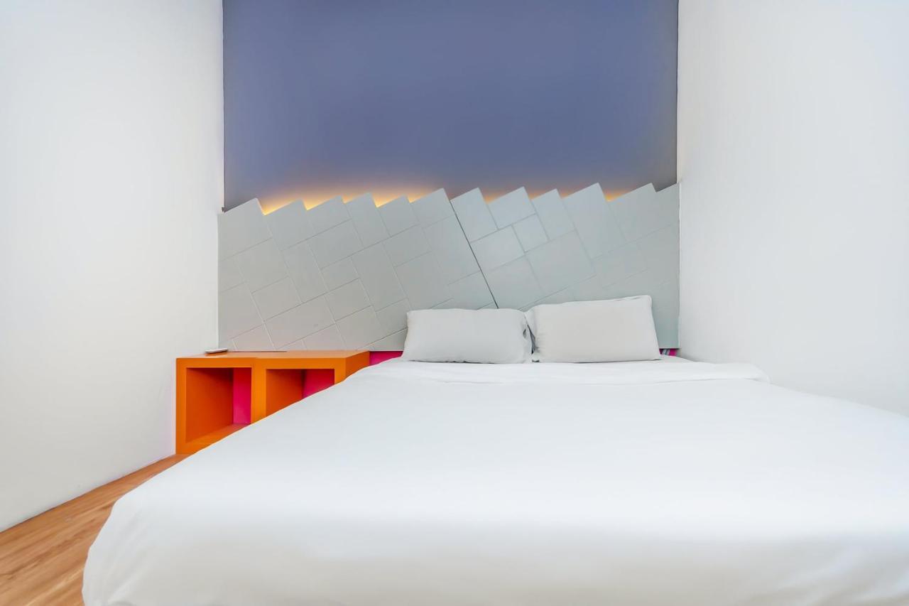 Spot On 89816 Warm Blanket Hotell Johor Bahru Exteriör bild