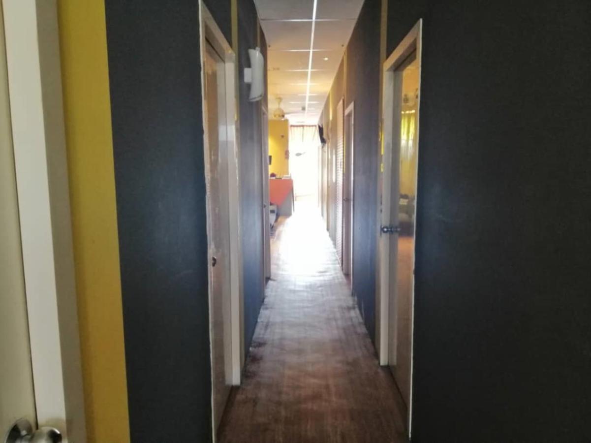 Spot On 89816 Warm Blanket Hotell Johor Bahru Exteriör bild