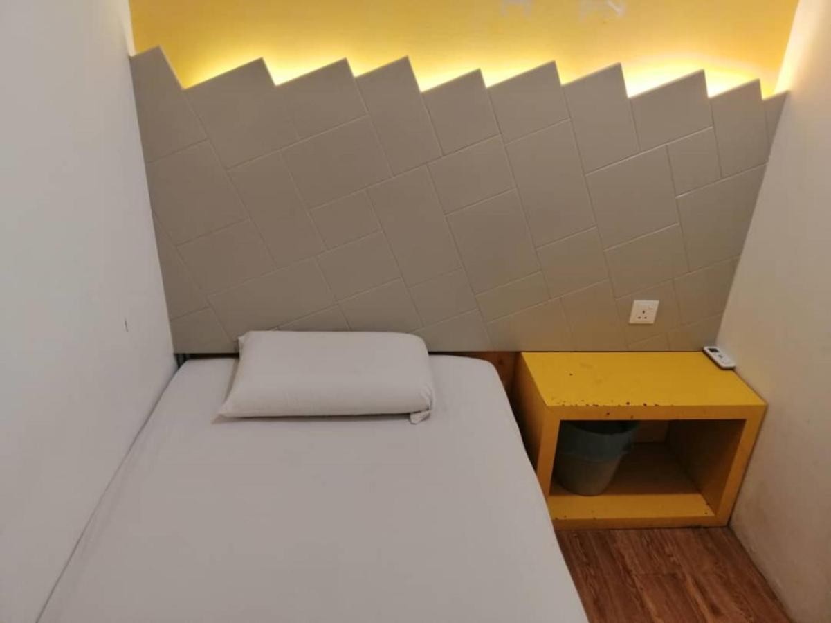 Spot On 89816 Warm Blanket Hotell Johor Bahru Exteriör bild