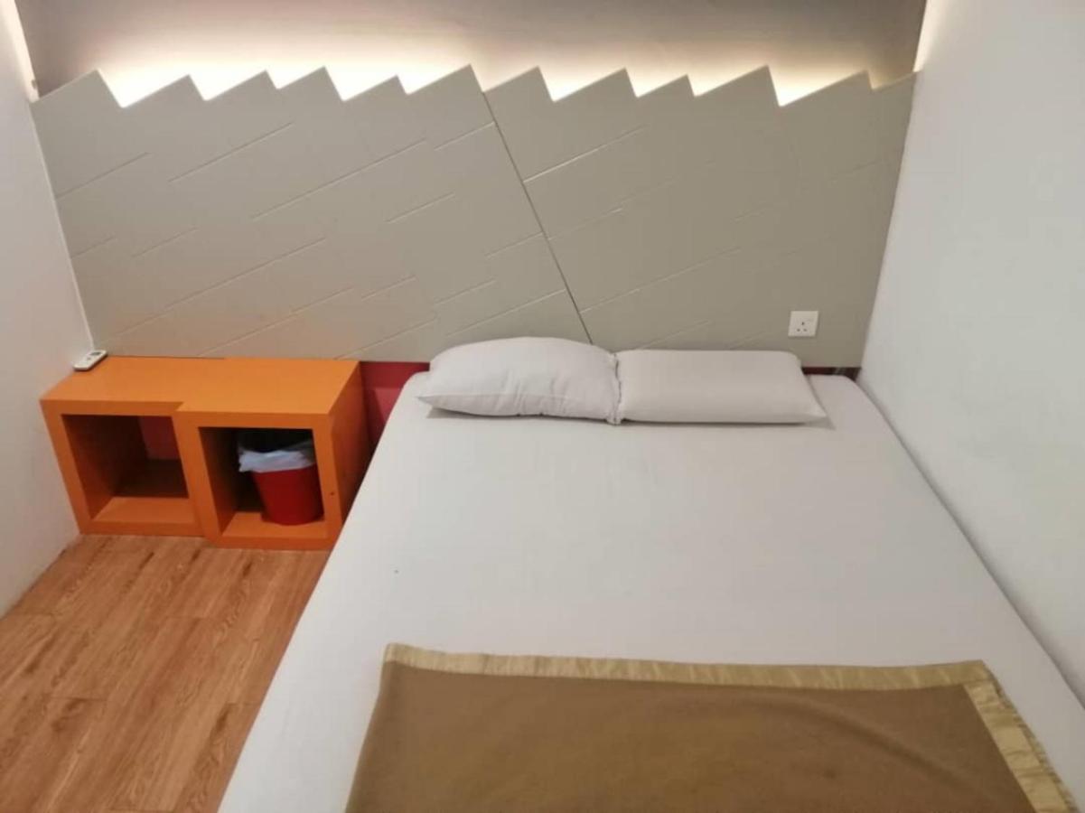 Spot On 89816 Warm Blanket Hotell Johor Bahru Exteriör bild